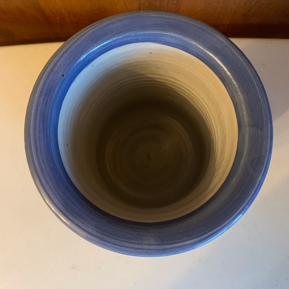 Pottery Kitchen Utensil Holder Hand Thrown Signed - Picture 3 of 5